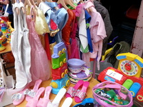 Buy quality second hand baby clothes at a mum2mum market nearly new sale